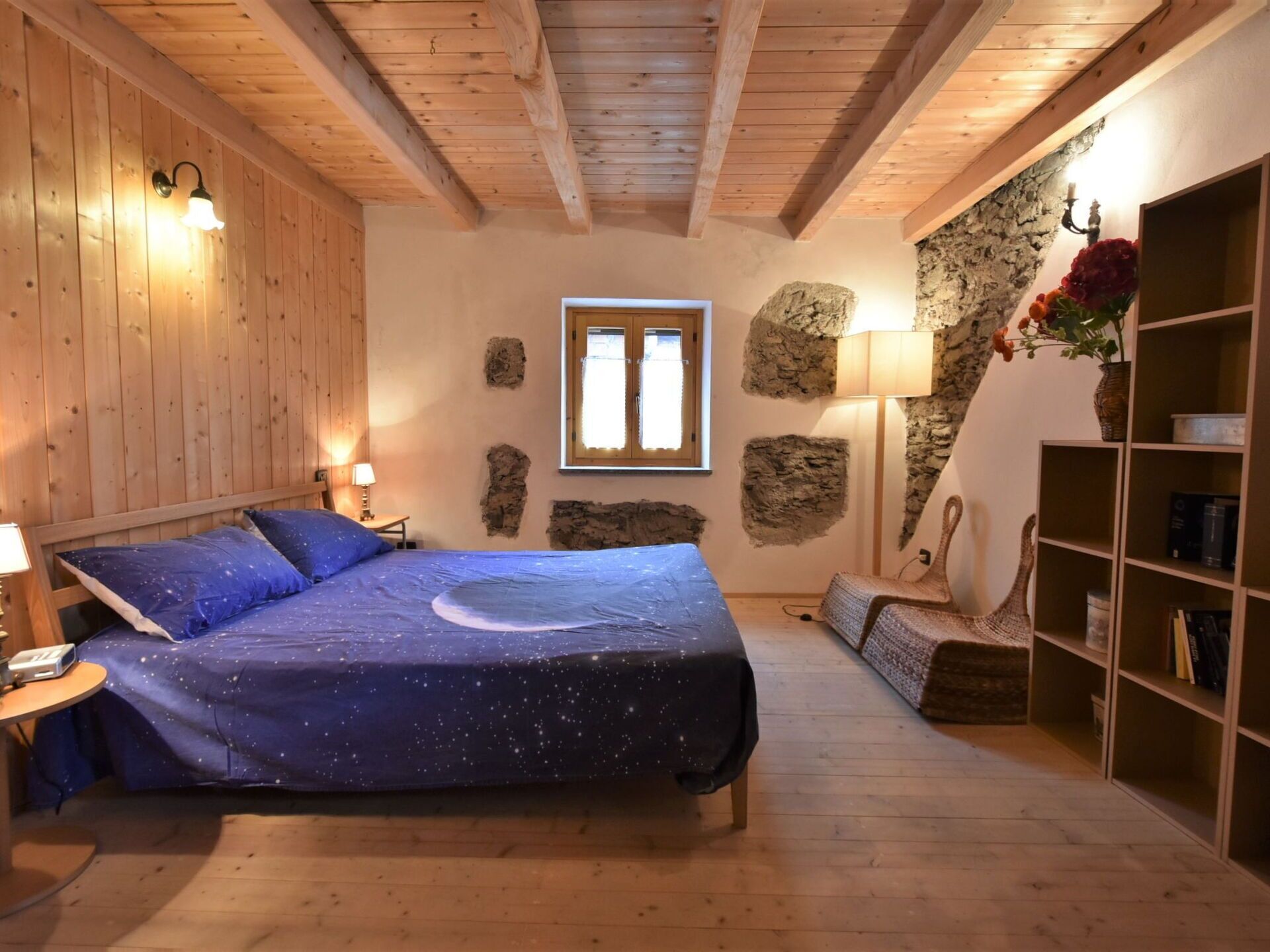 2 bedrooms, travel cot, free WiFi