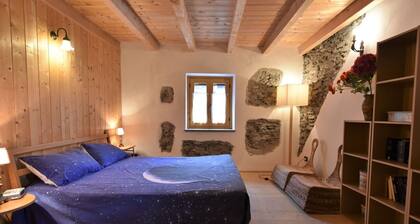 Stunning private villa for 4 people with WIFI, TV and balcony