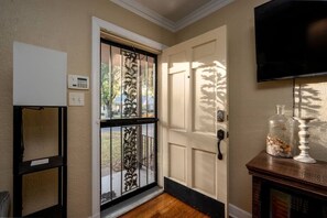 Interior - Chickasaw Gardens Bungalow (Memphis)