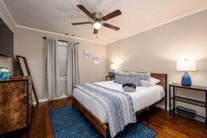 4 bedrooms, desk, iron/ironing board, WiFi