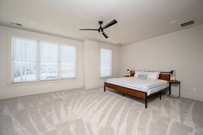 3 Schlafzimmer, Bügeleisen/Bügelbrett, WLAN, Bettwäsche