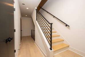 Interior - "Central to Everything" Memphis! (Memphis)