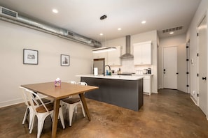 Fridge, microwave, oven, stovetop - Newly Built Townhome - Close to Everything Midtown (Memphis)
