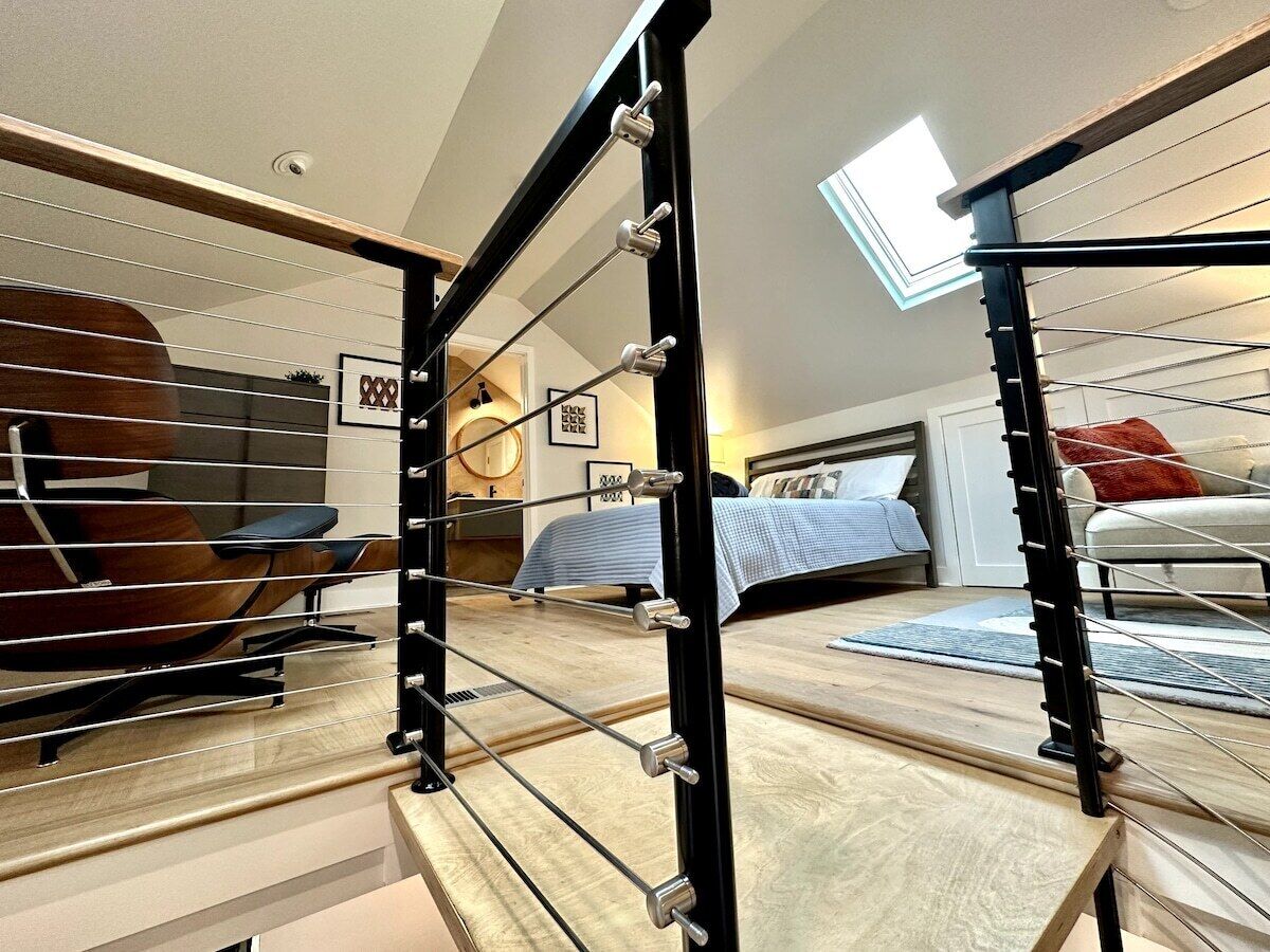 2 室のベッドルーム、デスク、アイロン / アイロン台、インターネット