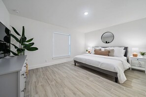 3 soverom, strykejern/-brett, reiseseng for barn og wi-fi (inkludert)