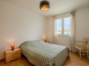 4 dormitorios, cuna de viaje, wifi gratis y ropa de cama