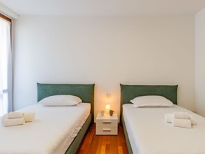 2 室のベッドルーム、旅行用ベビーベッド、WiFi (無料)