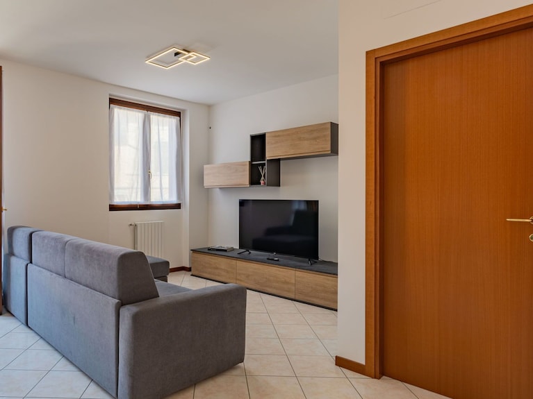 Herrliche Wohnung Für 6 Gäste Mit W-lan, Tv, Balkon Und Haustiere Erlaubt - Dervio