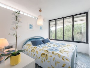 3 bedrooms, travel cot, free WiFi