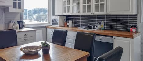 Kühlschrank, Ofen, Herdplatte, Geschirrspüler