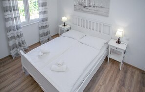 4 chambres, fer et planche à repasser, Wi-Fi gratuit, draps fournis