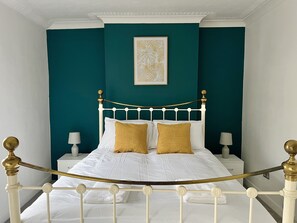 3 bedrooms, WiFi, bed sheets