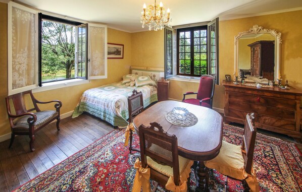 7 chambres, draps fournis