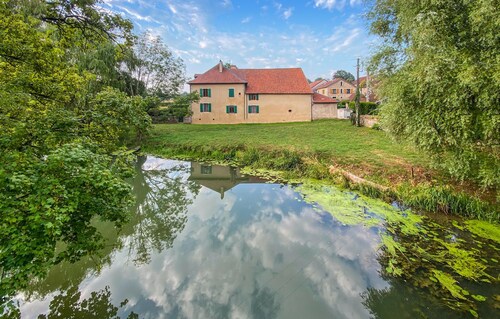 Amazing home in Chemilly