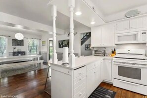 Private kitchen - the Blue Acorn. Renovated french country house (La Porte)