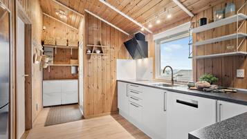 Køleskab, ovn, kogeplade, opvaskemaskine