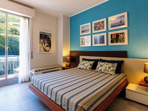 1 bedroom, travel cot, free WiFi - Nice apartment for 3 people with A/C, WIFI, TV and balcony (Borghetto Santo Spirito)