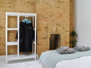 5 quartos, Wi-Fi de cortesia, roupa de cama