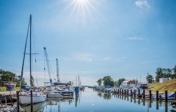 Marina - Beautiful ship in Sagard with sauna (Sagard)