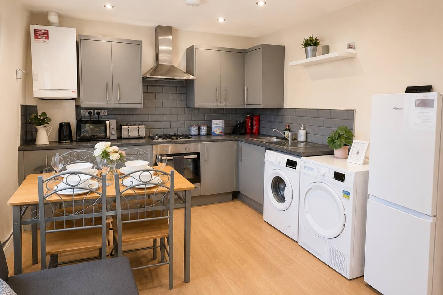 Coffee/tea maker, fridge, microwave, oven