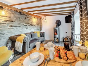 Interior - 2 bedroom accommodation in Cilgerran (Cilgerran)