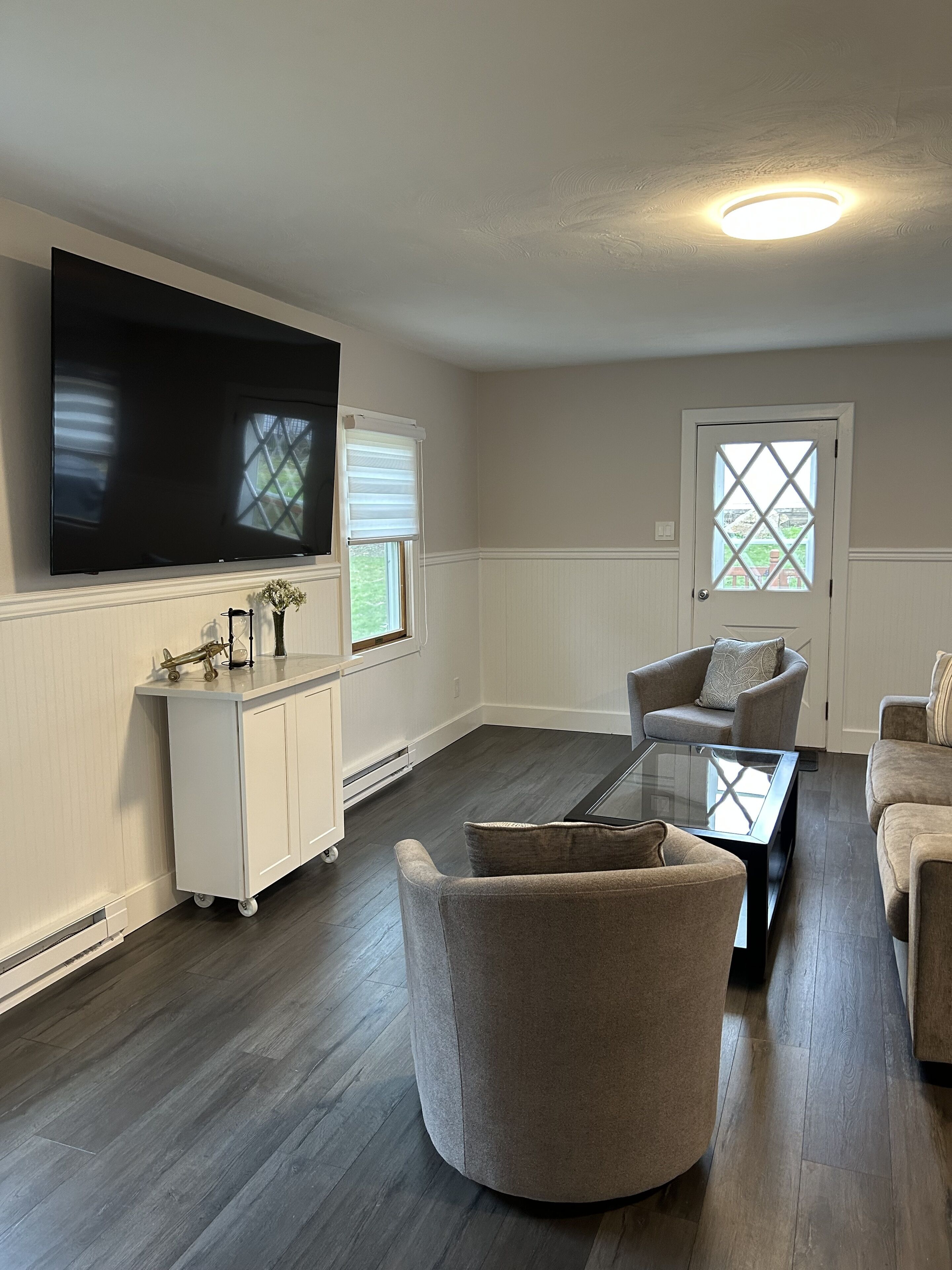 Spacious Ligonier Home 3\/3 .3m to downtown. New amenities, central