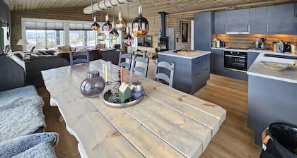 Stunning home in Eggedal with WiFi