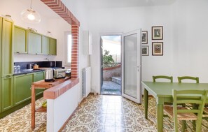 Dining - Lovely home in Moneglia with ethernet internet (Moneglia)