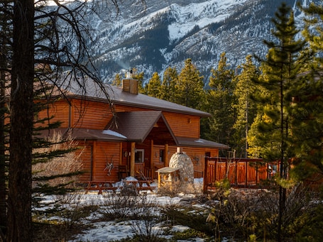 Front of property. Aurum Lodge