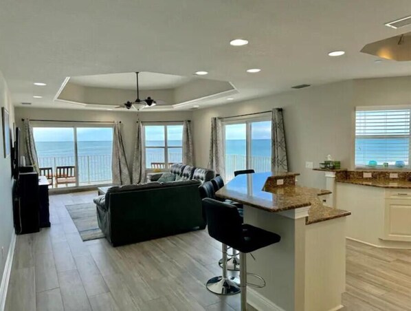 Smart TV - Beachfront Penthouse (Clearwater)