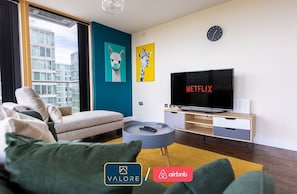 TV, offices - 2Bed | 2Bath | Parking | Walk to Xscape & CentreMK (Milton Keynes)