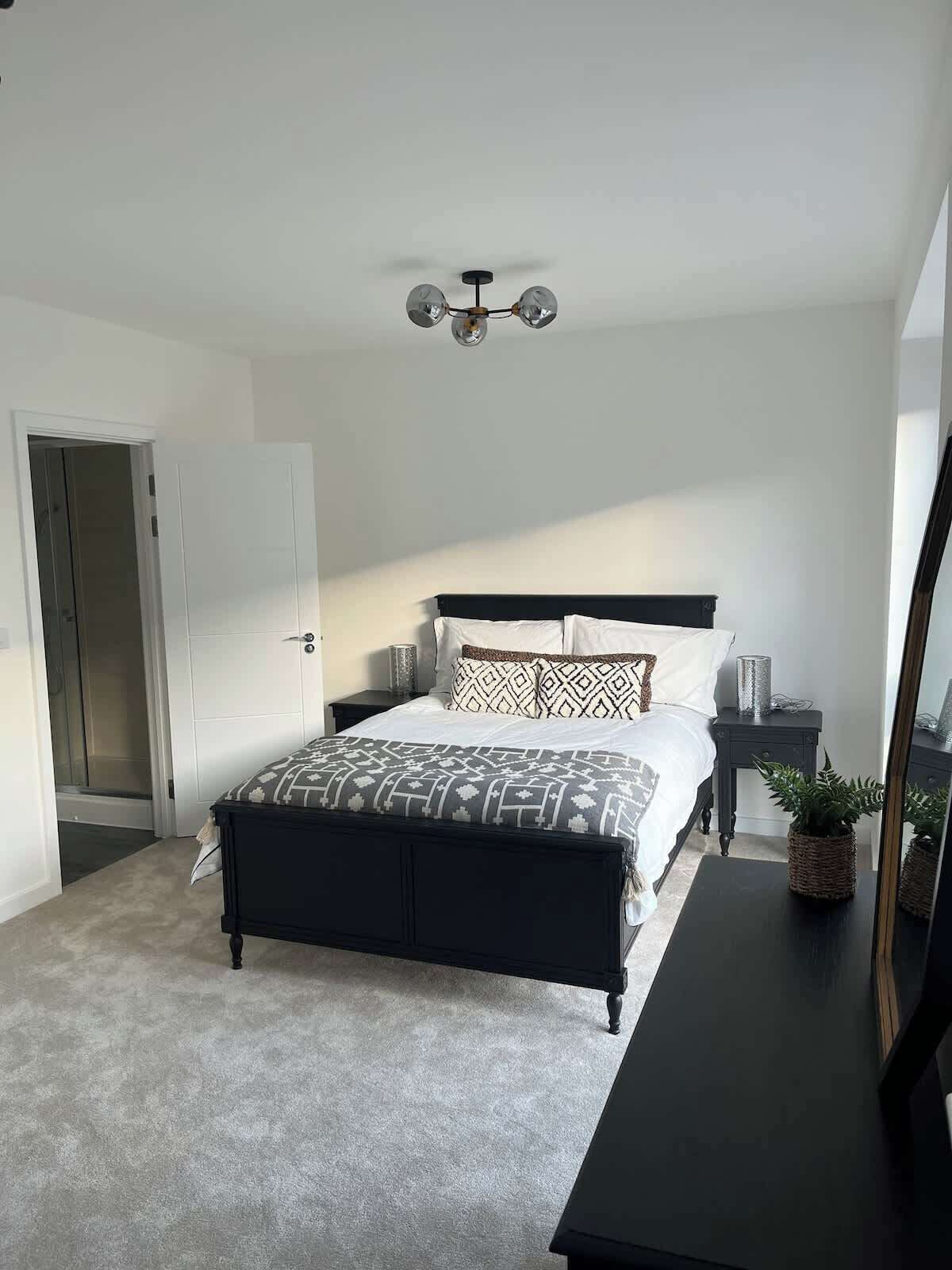 Strykejern/-brett, reiseseng for barn og wi-fi