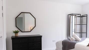 5 bedrooms, iron/ironing board, travel cot, WiFi