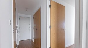 Interior - Breathtaking Views, Central MK & Free Parking! (Milton Keynes)