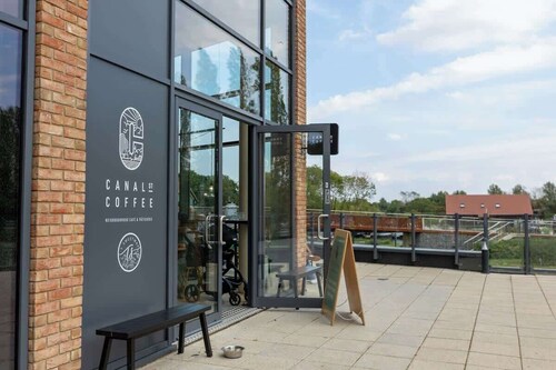 3BED | 2BATH | Penthouse | Canal View | 2x Parking