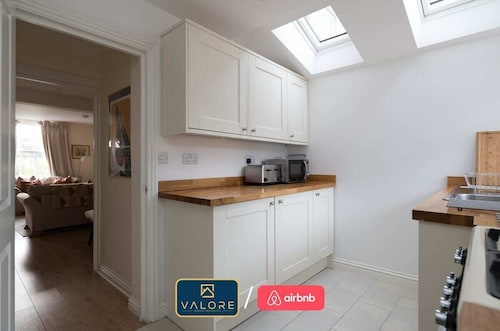 Lovely Home, Great Location & Superb Value!