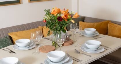 Beautiful cottage style 3-bed, Free Parking, Wi-Fi