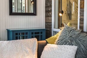 Interior - NEW Lakefront 3 bed chalet Wi-Fi
 (Saint-André-Avellin)