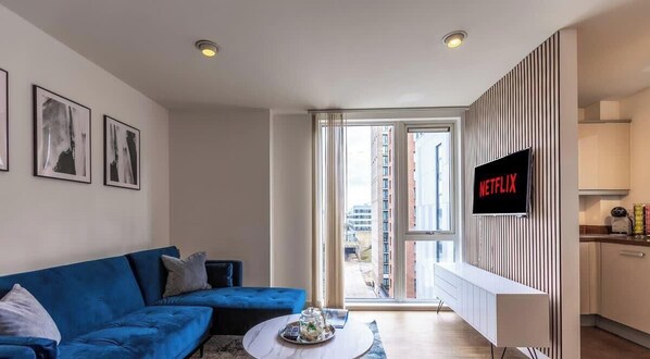 テレビ、書斎 / ワークスペース