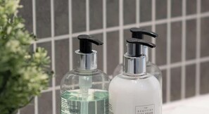 Douche, séchoir à cheveux