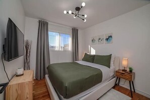 3 bedrooms - Cozy 3 Bed 2 Bath Downtown Close to Parliament
 (Gatineau)