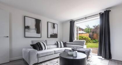 Spacious, Modern Home in MK – Perfect for Groups!