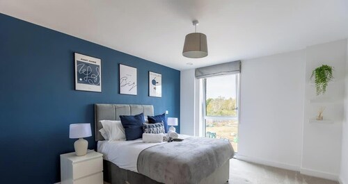 Canal-Side | Free Parking | Peaceful & Central