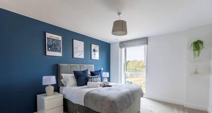 Canal-Side | Free Parking | Peaceful & Central