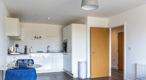 Køleskab, mikrobølgeovn, ovn, opvaskemaskine