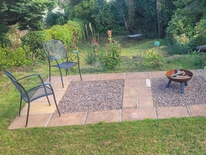 Property grounds - 2 bedroom accommodation in Goodwick (Goodwick)
