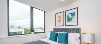 2-Bed | 2 Bath | Parking | 10 Mins to City Centre