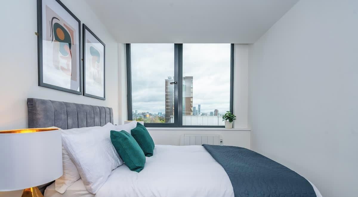 2 多间卧室、熨斗/熨衣板、WiFi、床单