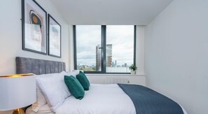 2 chambres, fer et planche à repasser, Wi-Fi, draps fournis