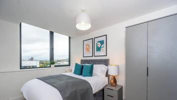 2 chambres, fer et planche Ă repasser, Wi-Fi, draps fournis